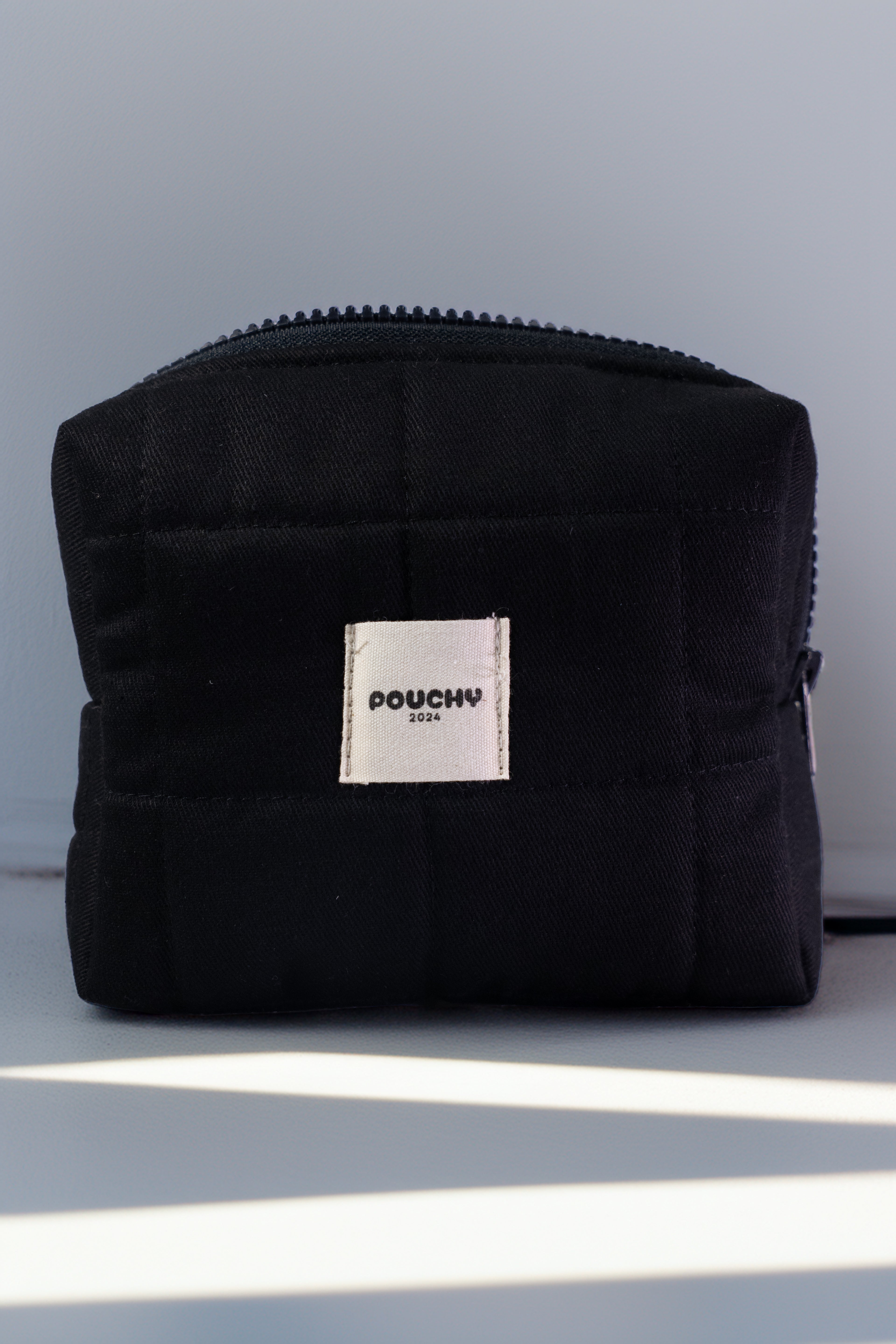 Mini total black pouch