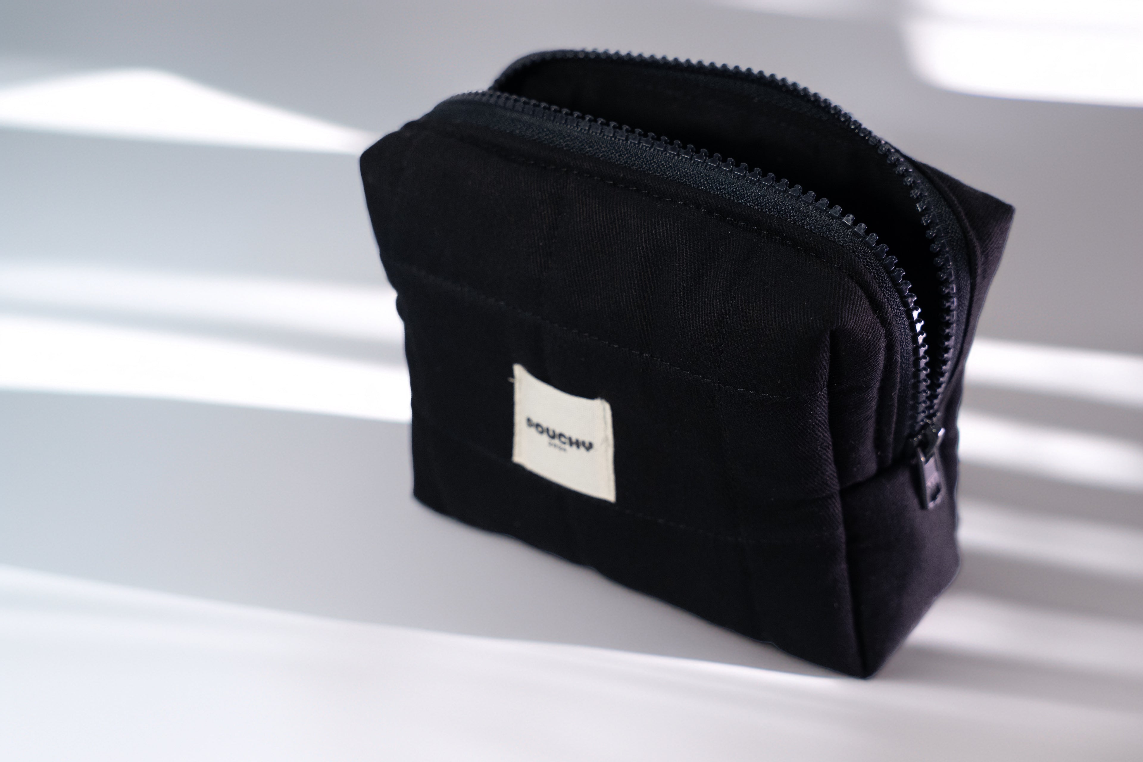 Mini total black pouch