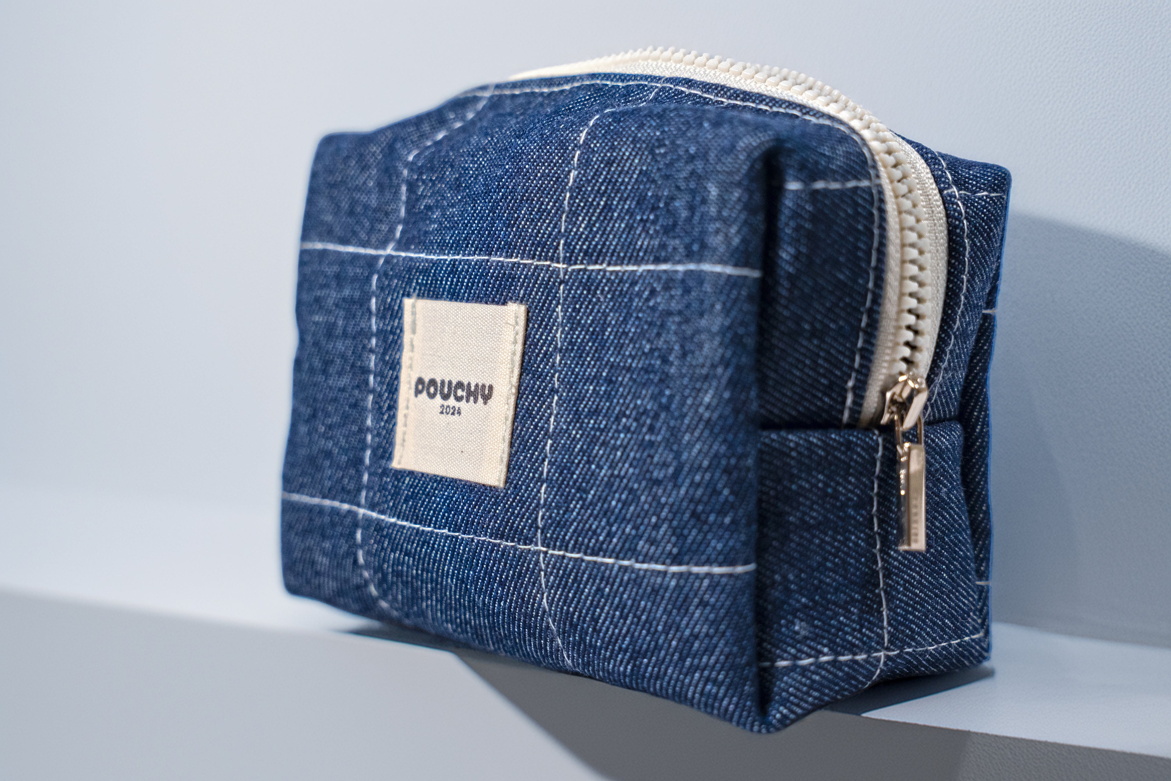 Mini jean pouch