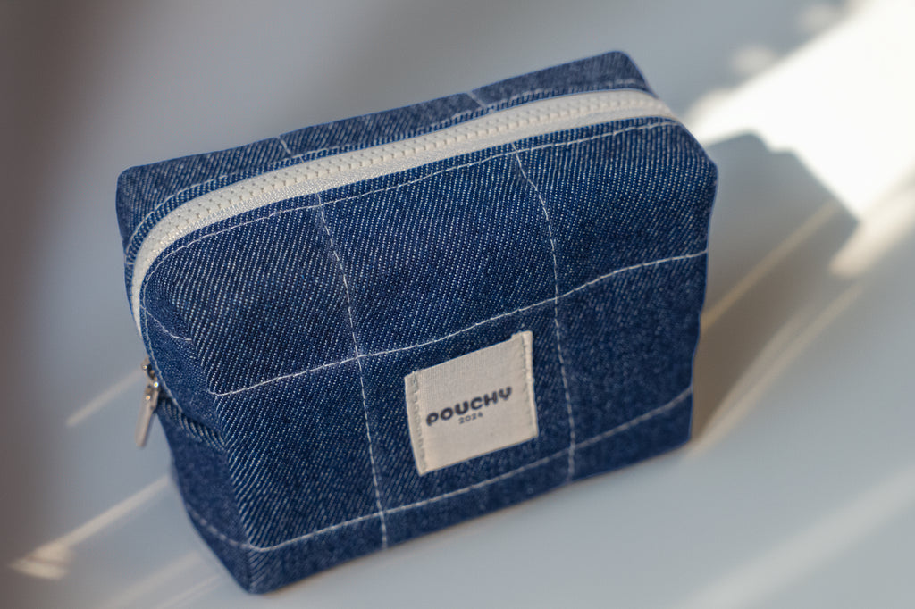 Mini jean pouch