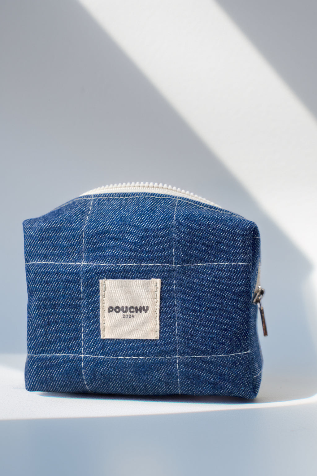 Mini jean pouch
