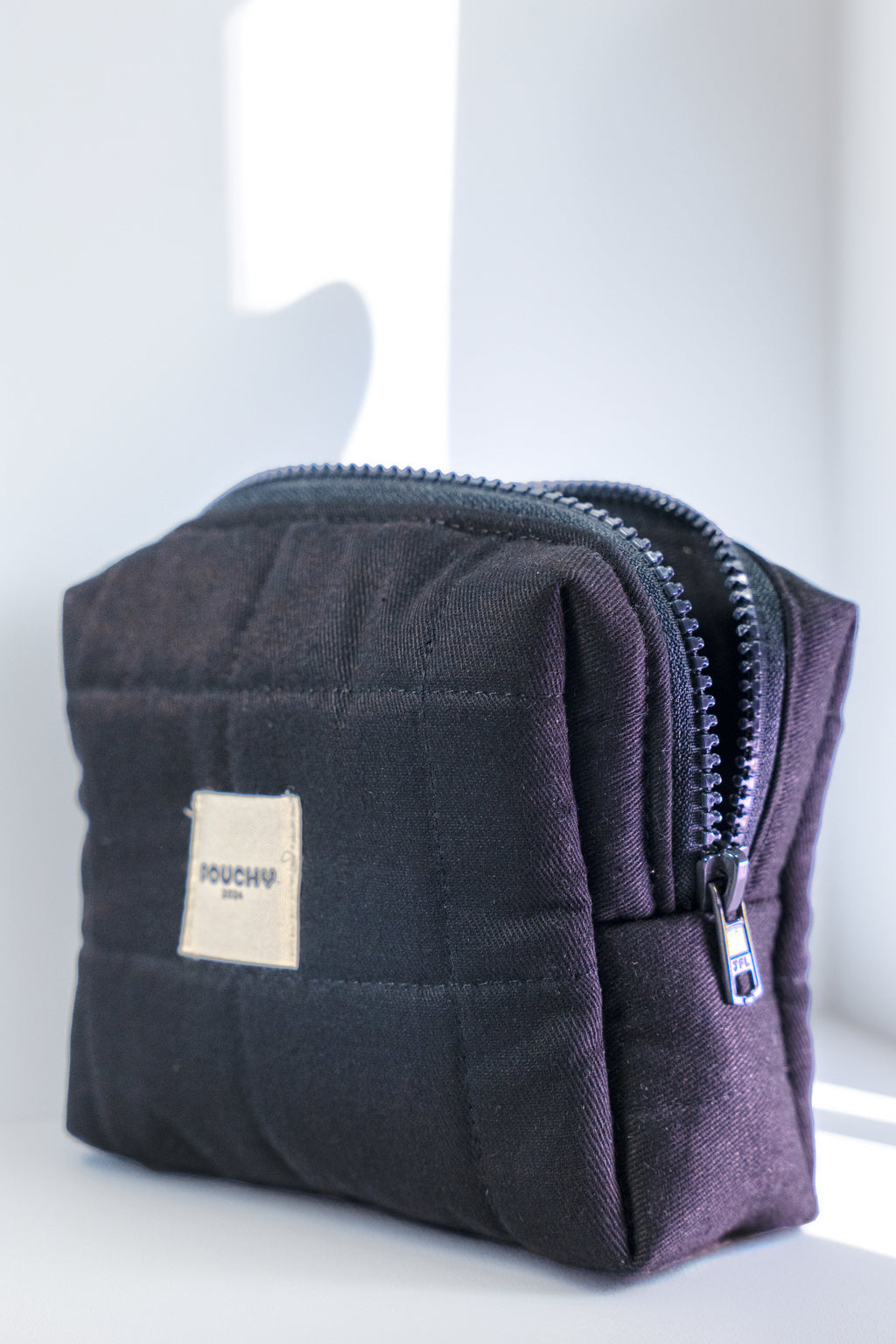 Mini total black pouch